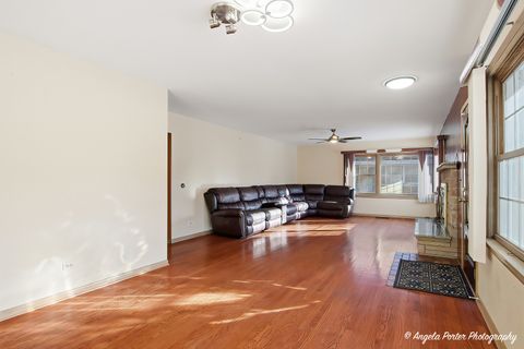 Tiny photo for 1913 Rancho Lane, Des Plaines, IL 60016 (MLS # 12564945)