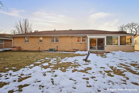 Tiny photo for 1913 Rancho Lane, Des Plaines, IL 60016 (MLS # 12564945)