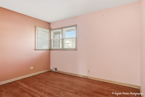 Tiny photo for 1913 Rancho Lane, Des Plaines, IL 60016 (MLS # 12564945)