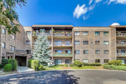 Photo of 1400 N Elmhurst Road #106, Mount Prospect, IL 60056 (MLS # 12492276)