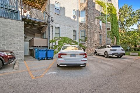 Tiny photo for 852 W Grace Street #T, Chicago, IL 60613 (MLS # 12467308)