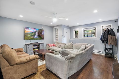 Tiny photo for 852 W Grace Street #T, Chicago, IL 60613 (MLS # 12467308)