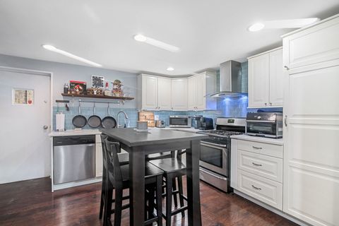 Tiny photo for 852 W Grace Street #T, Chicago, IL 60613 (MLS # 12467308)