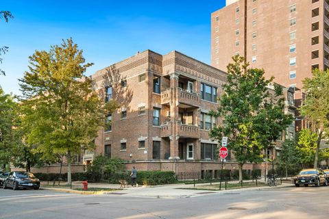 Tiny photo for 852 W Grace Street #T, Chicago, IL 60613 (MLS # 12467308)