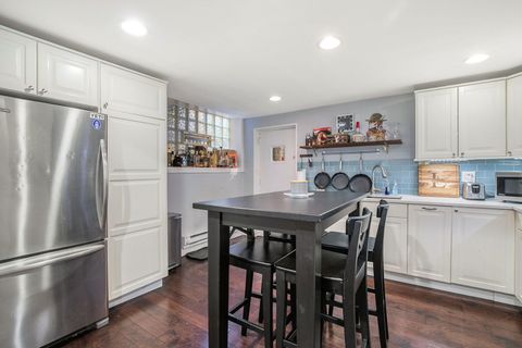 Tiny photo for 852 W Grace Street #T, Chicago, IL 60613 (MLS # 12467308)