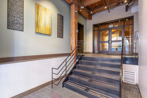 Tiny photo for 625 W Jackson Boulevard #402, Chicago, IL 60661 (MLS # 12614960)