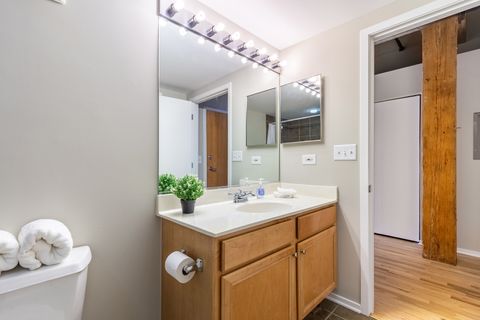 Tiny photo for 625 W Jackson Boulevard #402, Chicago, IL 60661 (MLS # 12614960)