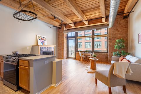 Photo of 625 W Jackson Boulevard #402, Chicago, IL 60661 (MLS # 12614960)