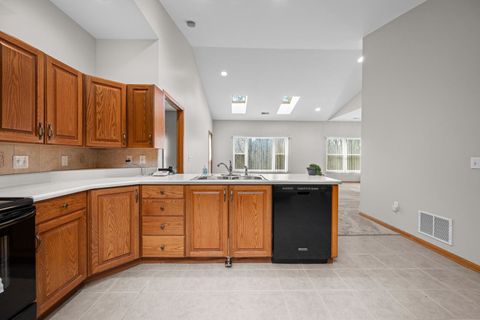 Tiny photo for 1005 2nd St Court, Moline, IL 61265 (MLS # 100000670)