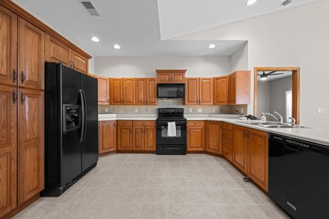 Tiny photo for 1005 2nd St Court, Moline, IL 61265 (MLS # 100000670)