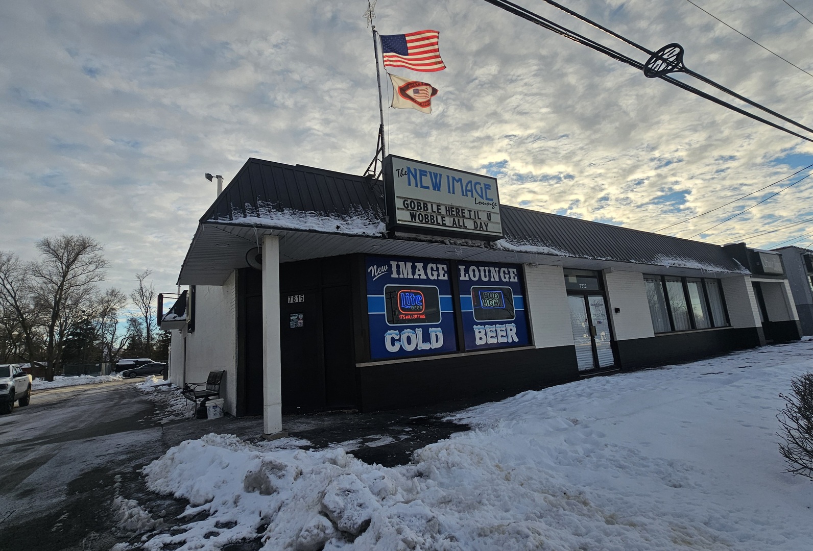 7805-7821 W Lincoln Highway