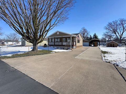 Photo of 906 7th Street, Colona, IL 61241 (MLS # 12595590)