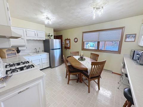 Tiny photo for 906 7th Street, Colona, IL 61241 (MLS # 12595590)