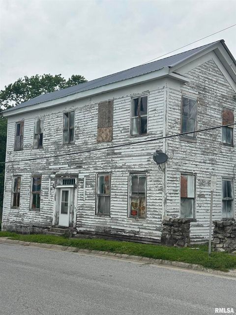 Photo of 107 N MARKET Street, Jonesboro, IL 62952 (MLS # QC4264831)