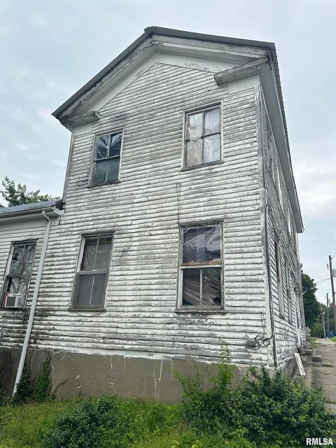 Tiny photo for 107 N MARKET Street, Jonesboro, IL 62952 (MLS # QC4264831)