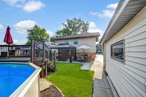 Tiny photo for 13533 Short Drive, Crestwood, IL 60418 (MLS # 12500307)