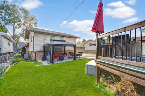 Tiny photo for 13533 Short Drive, Crestwood, IL 60418 (MLS # 12500307)