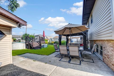 Tiny photo for 13533 Short Drive, Crestwood, IL 60418 (MLS # 12500307)