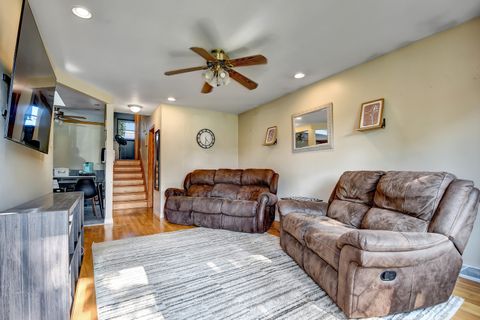 Tiny photo for 13533 Short Drive, Crestwood, IL 60418 (MLS # 12500307)