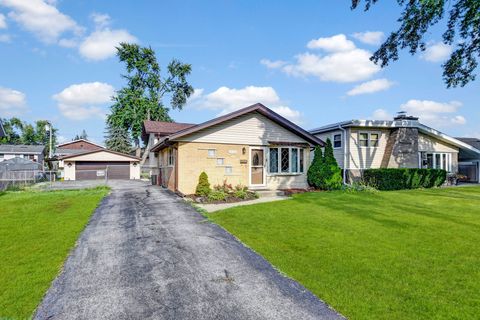 Tiny photo for 13533 Short Drive, Crestwood, IL 60418 (MLS # 12500307)