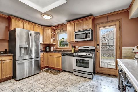 Tiny photo for 13533 Short Drive, Crestwood, IL 60418 (MLS # 12500307)