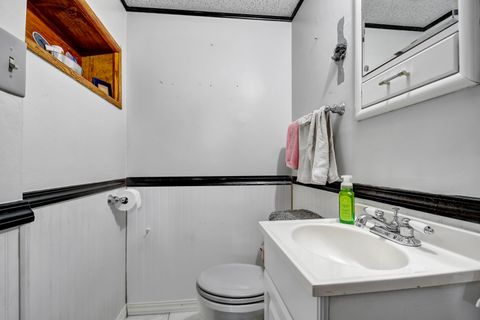 Tiny photo for 13533 Short Drive, Crestwood, IL 60418 (MLS # 12500307)