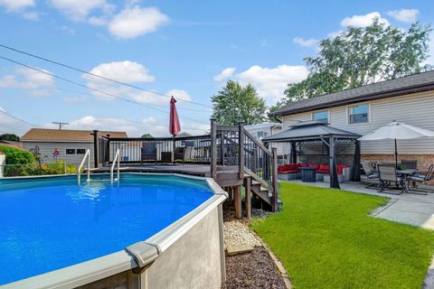 Tiny photo for 13533 Short Drive, Crestwood, IL 60418 (MLS # 12500307)