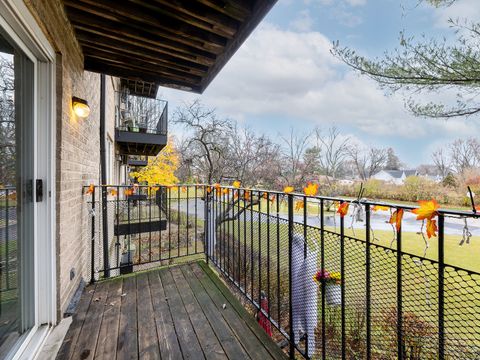 Tiny photo for 2315 E Olive Street #2B, Arlington Heights, IL 60004 (MLS # 12545111)