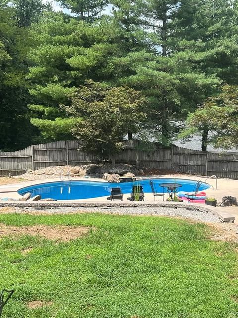 Tiny photo for 601 N 6th Street, Vienna, IL 62995 (MLS # 100000065)