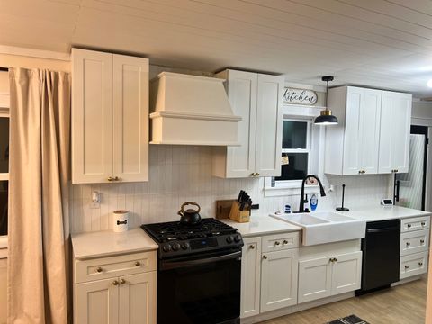 Tiny photo for 601 N 6th Street, Vienna, IL 62995 (MLS # 100000065)