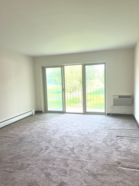 Tiny photo for 565 Fairway View Drive #2L, Wheeling, IL 60090 (MLS # 12429005)