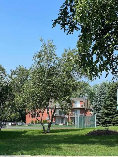 Tiny photo for 565 Fairway View Drive #2L, Wheeling, IL 60090 (MLS # 12429005)