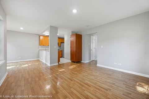 Tiny photo for 313 CROMWELL Court, Westmont, IL 60559 (MLS # 12507296)