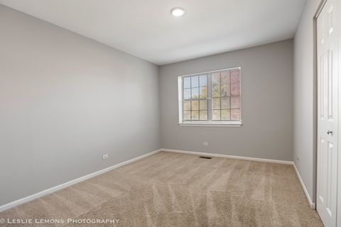 Tiny photo for 313 CROMWELL Court, Westmont, IL 60559 (MLS # 12507296)