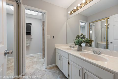 Tiny photo for 313 CROMWELL Court, Westmont, IL 60559 (MLS # 12507296)