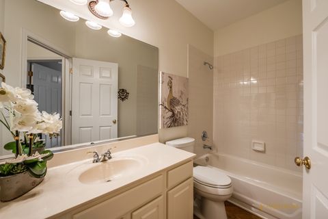 Tiny photo for 6 Sherwood Court, Lake In The Hills, IL 60156 (MLS # 12473645)