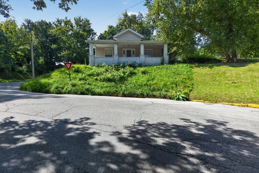 206 8th Street