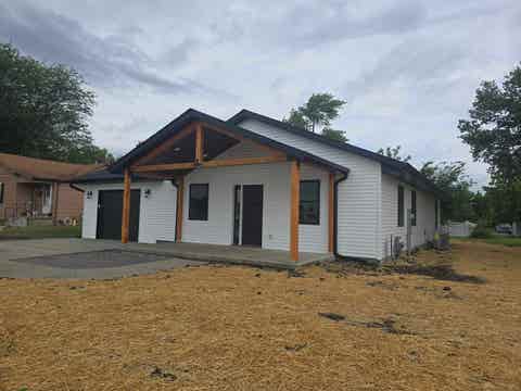 Tiny photo for 1005 Augusta Road, Carthage, IL 62321 (MLS # 100539017)