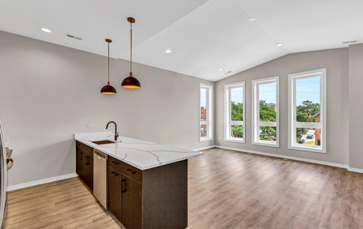 4906 S Saint Lawrence Avenue