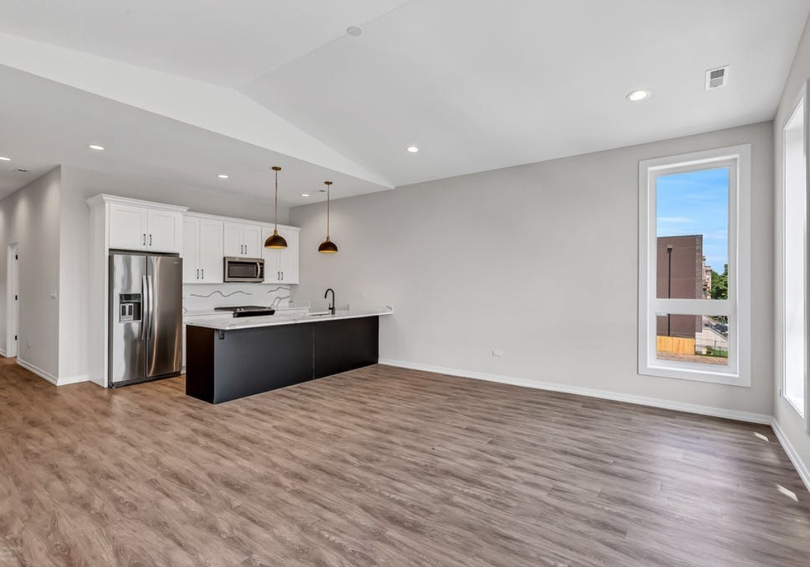 4906 S Saint Lawrence Avenue