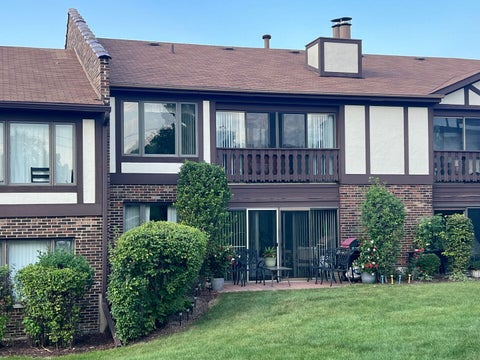 Tiny photo for 9811 W Creek Road #E2, Palos Park, IL 60464 (MLS # 12751357)