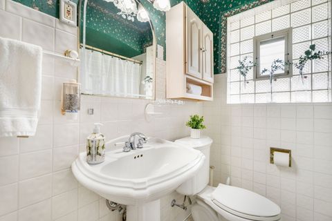 Tiny photo for 2226 Hawthorne Avenue, Westchester, IL 60154 (MLS # 12648102)