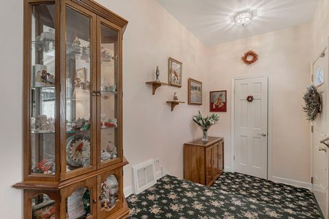 Tiny photo for 2226 Hawthorne Avenue, Westchester, IL 60154 (MLS # 12648102)