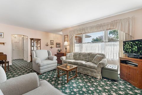 Tiny photo for 2226 Hawthorne Avenue, Westchester, IL 60154 (MLS # 12648102)