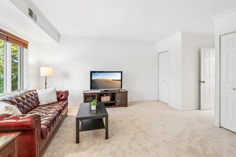Tiny photo for 207 Rivershire Lane #308, Lincolnshire, IL 60069 (MLS # 12794654)