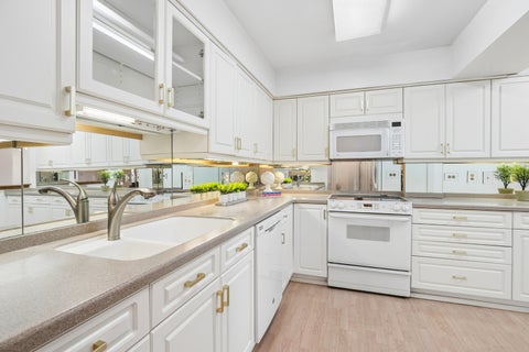 Tiny photo for 207 Rivershire Lane #308, Lincolnshire, IL 60069 (MLS # 12794654)