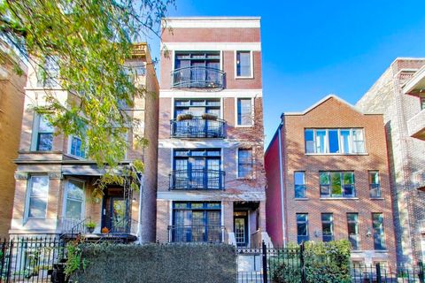 Photo of 902 W Roscoe Street #4, Chicago, IL 60657 (MLS # 12488465)