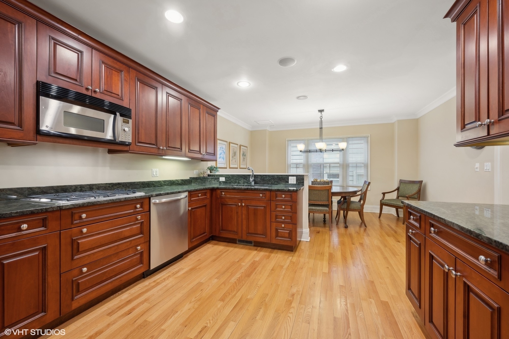 410 Green Bay Road