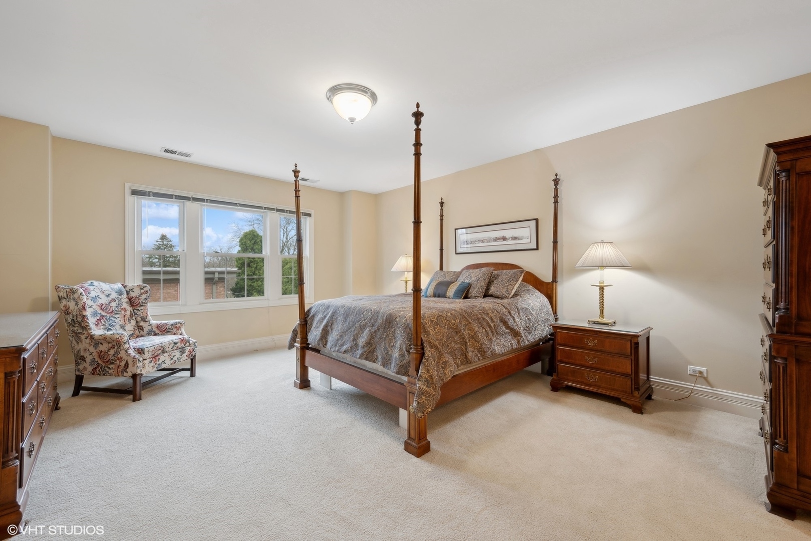 Glencoe, Illinois 60022, United States, 3 Bedrooms Bedrooms, ,4 BathroomsBathrooms,Residential,Active,218639