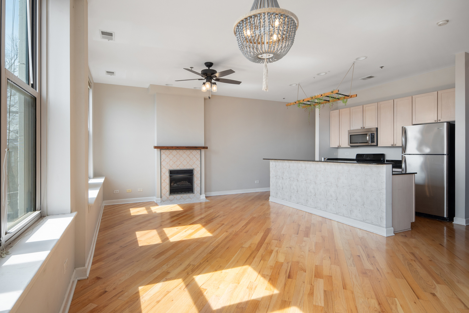 3113 W Lawrence Avenue A302